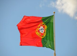 Ile godzin jedzie się do Portugalii?